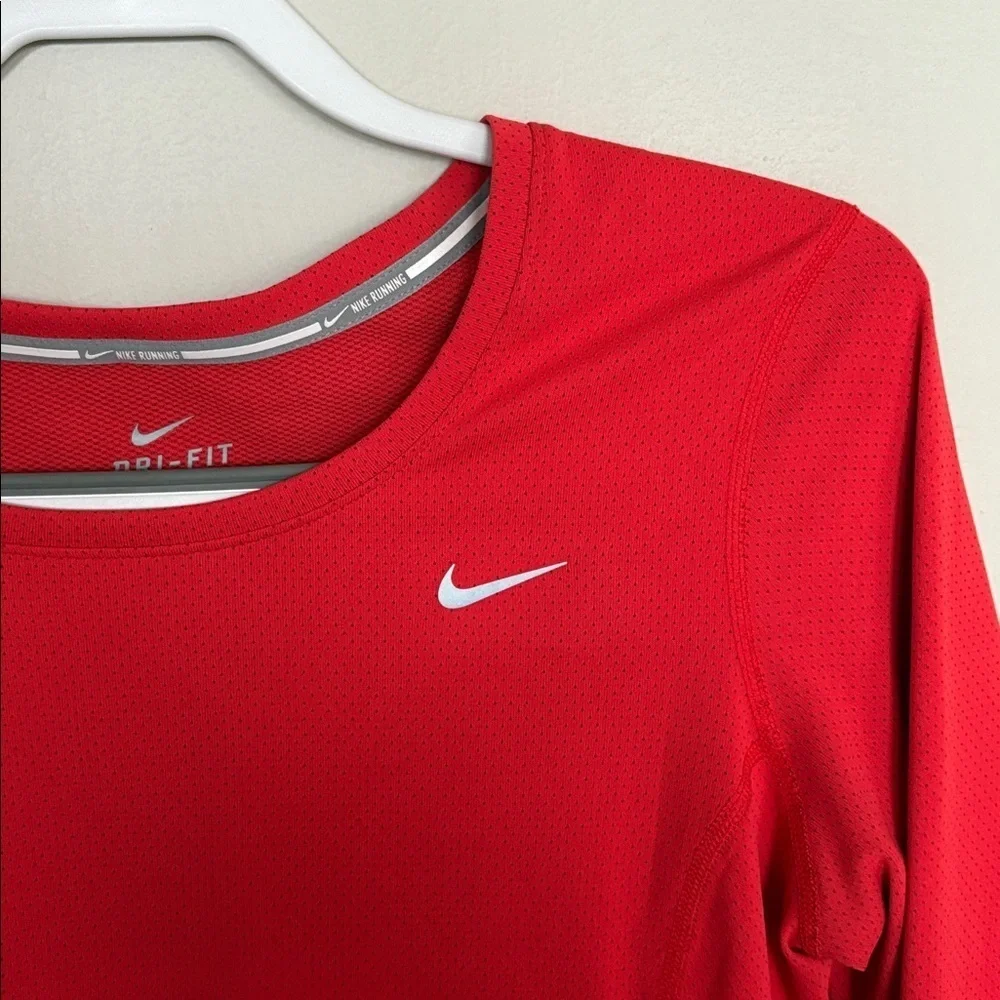 Nike Dri-FIT Women’s Running Long Sleeve Red Mesh Top Size M